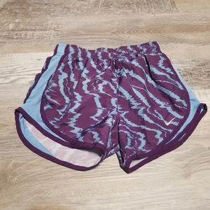 💘 Nike Abstract Print Running Shorts
